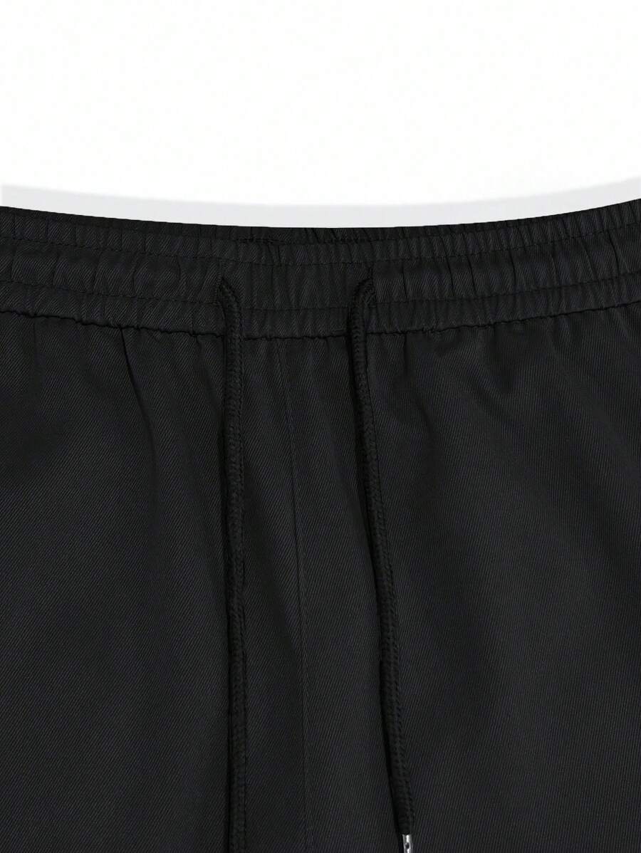 Men's Light Cargo Joggers With Pockets