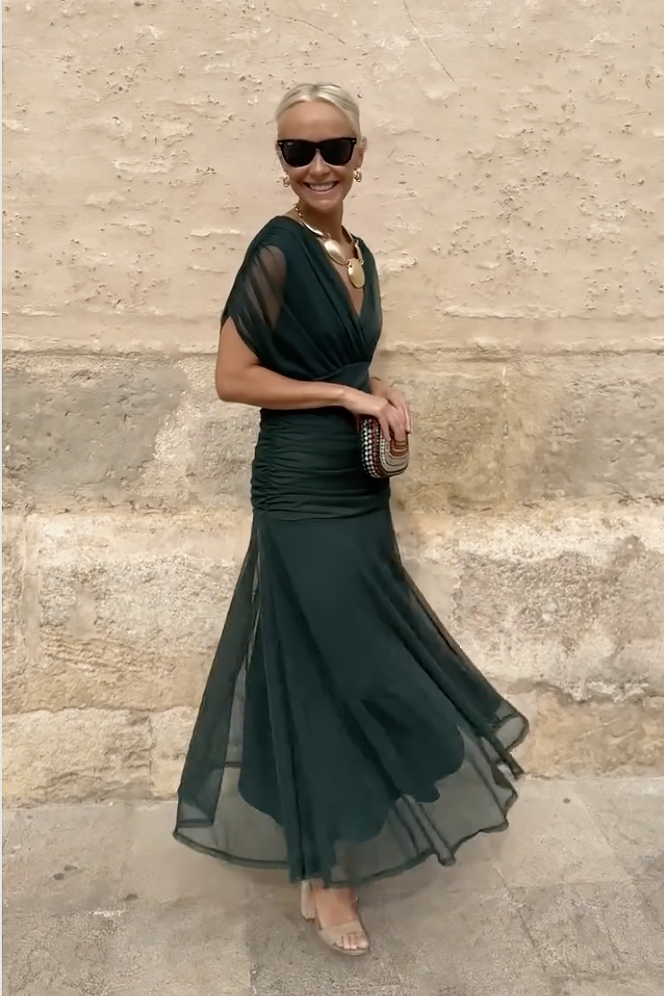 Long women's dress with wrapped pleated neckline, fluid fabric