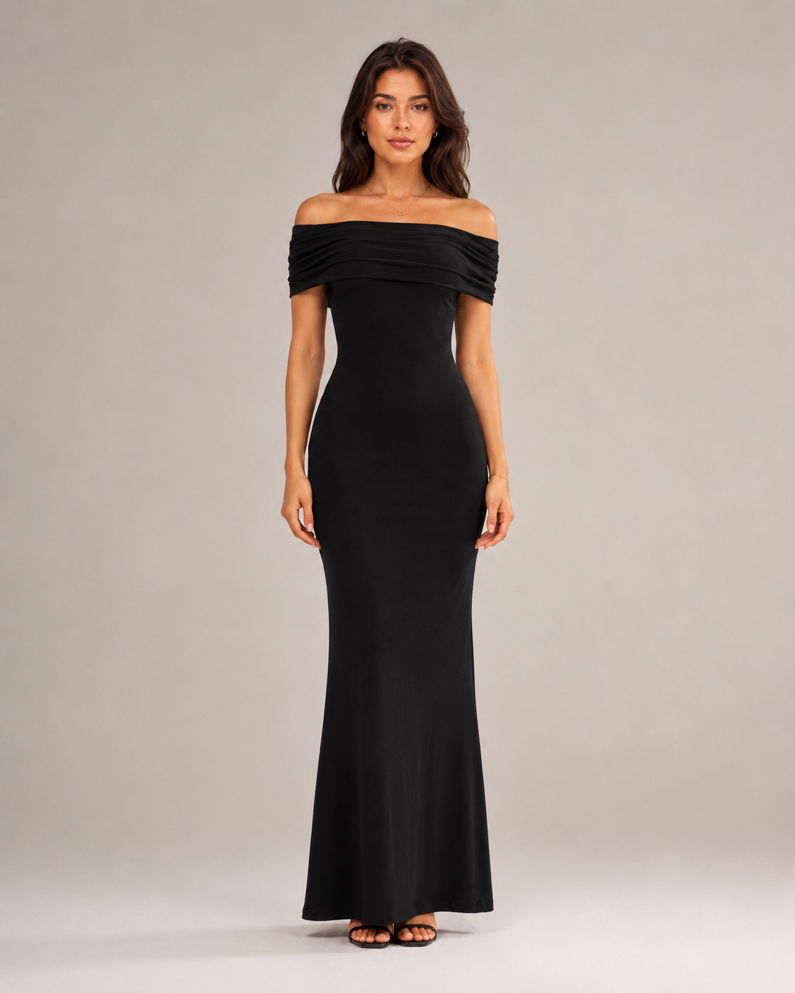 Women's Strapless Open-Back Maxi Dress with a Figure-Hugging Silhouette