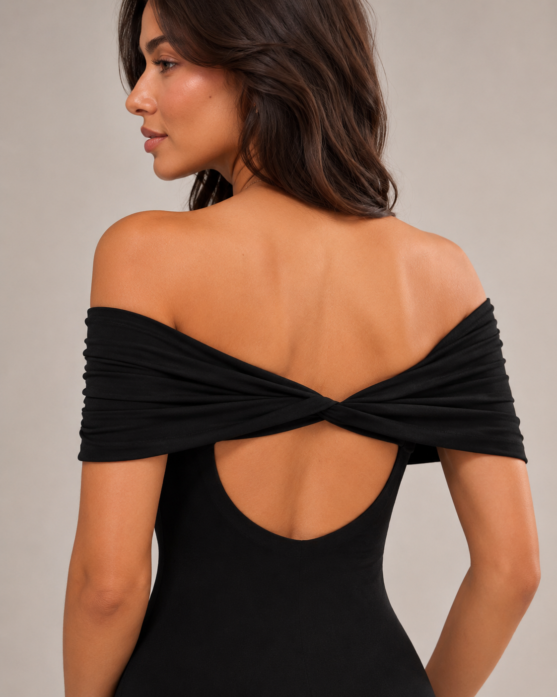 Women's Strapless Open-Back Maxi Dress with a Figure-Hugging Silhouette