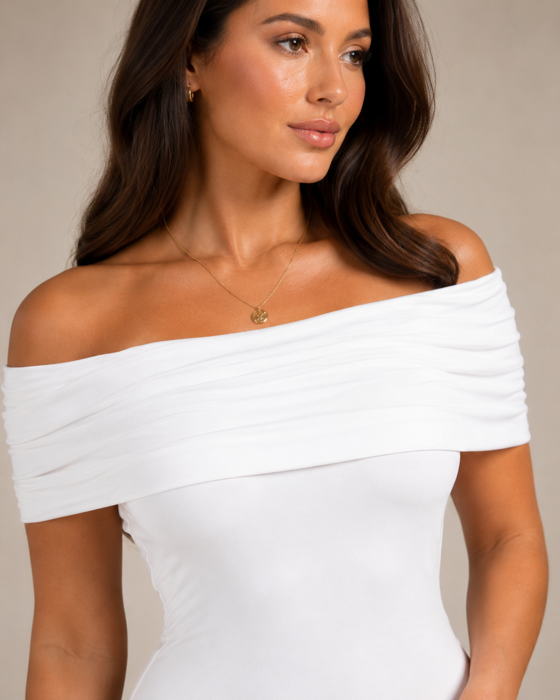 Women's Strapless Open-Back Maxi Dress with a Figure-Hugging Silhouette