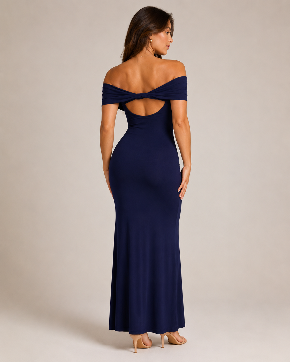 Women's Strapless Open-Back Maxi Dress with a Figure-Hugging Silhouette