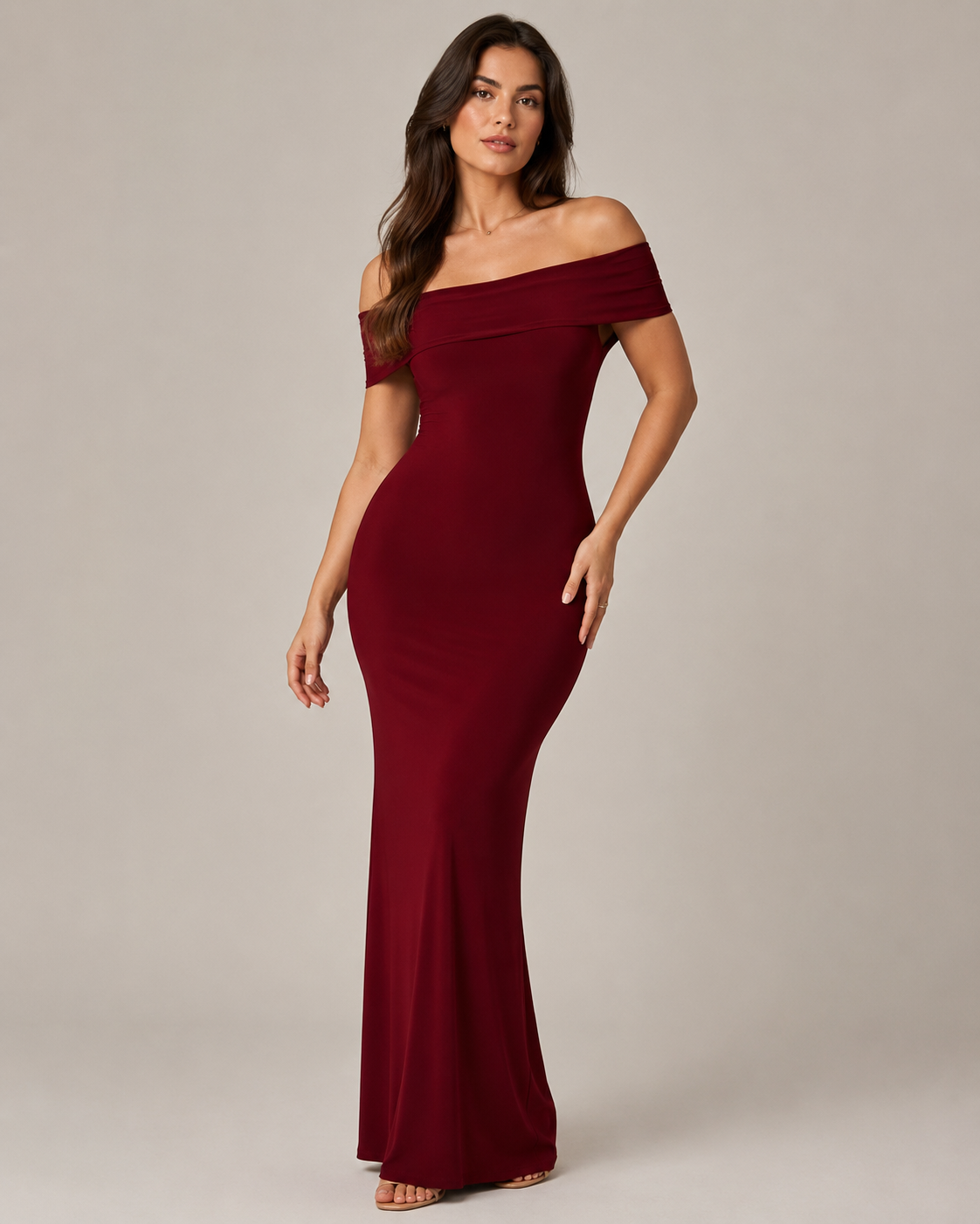 Women's Strapless Open-Back Maxi Dress with a Figure-Hugging Silhouette