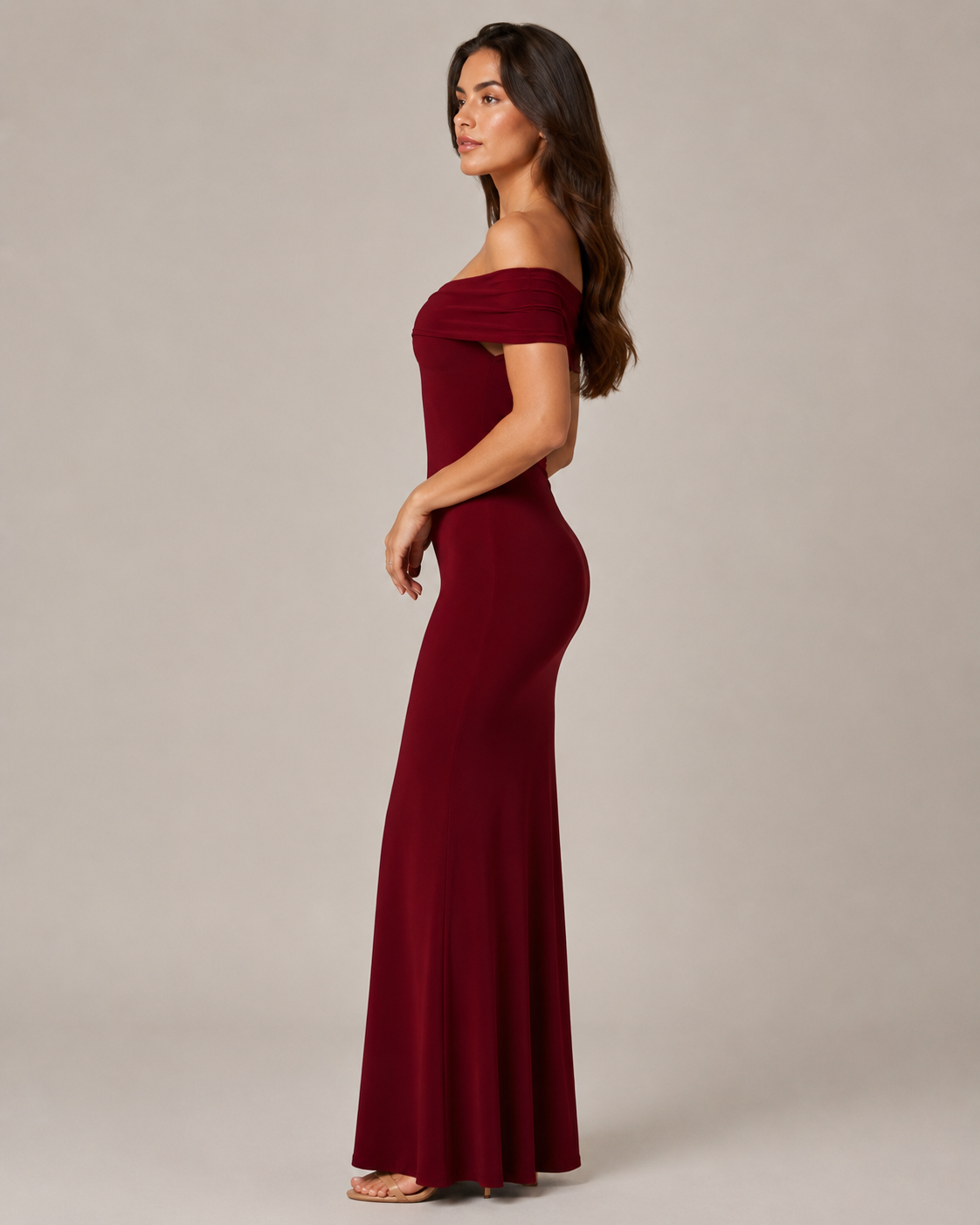 Women's Strapless Open-Back Maxi Dress with a Figure-Hugging Silhouette