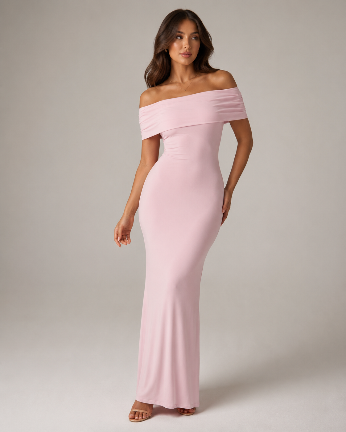 Women's Strapless Open-Back Maxi Dress with a Figure-Hugging Silhouette