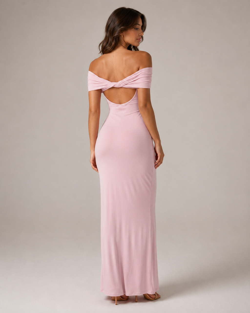 Women's Strapless Open-Back Maxi Dress with a Figure-Hugging Silhouette