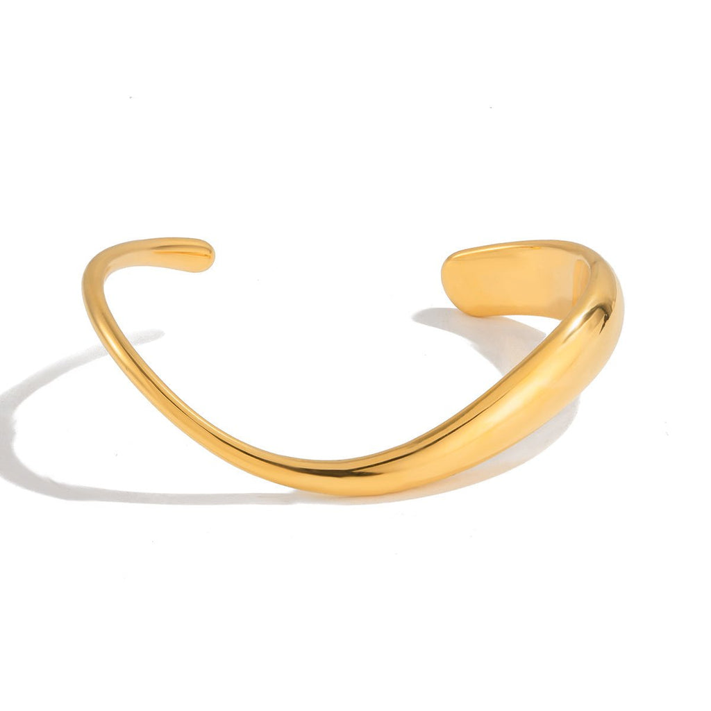 Elara Curve Cuff | 18K Gold-Plated
