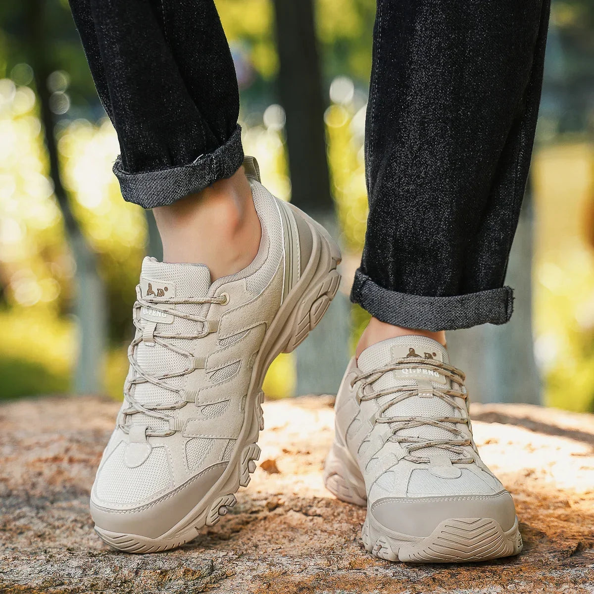 Men's Winter Hiking Shoes, Low Cut and Lace-Up