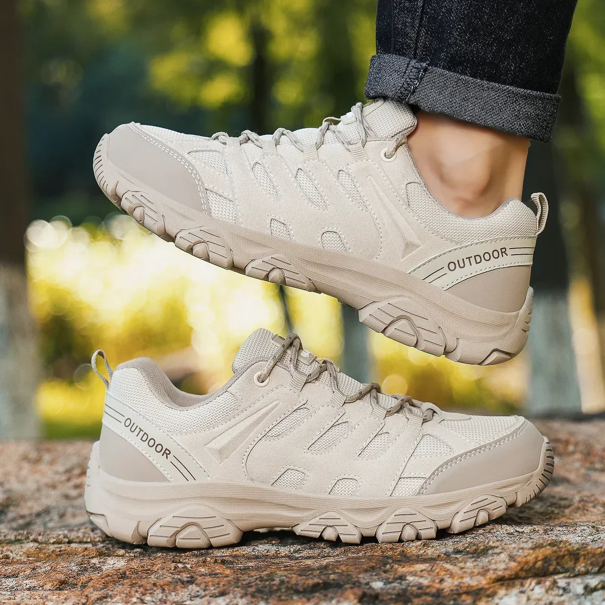 Men's Winter Hiking Shoes, Low Cut and Lace-Up
