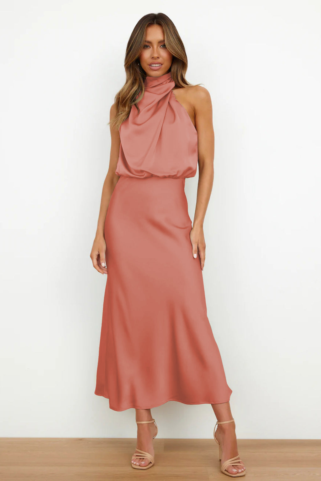 Vestido de noche elegante con cuello halter para mujer