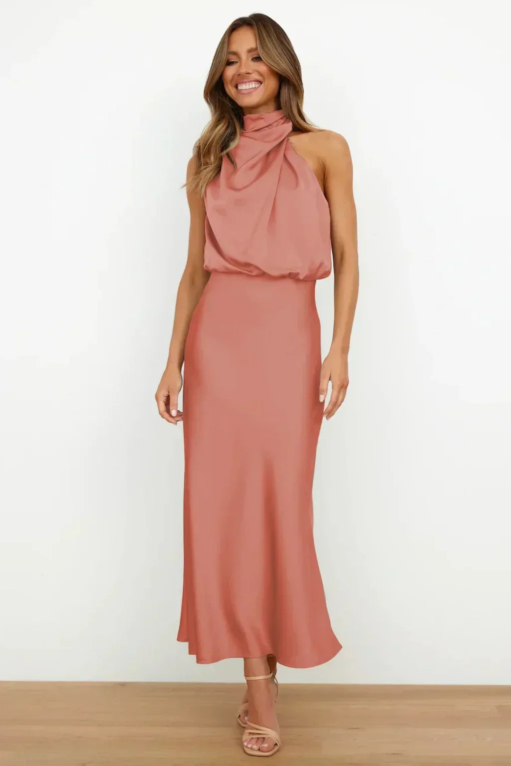Abito da sera elegante all’americana da donna