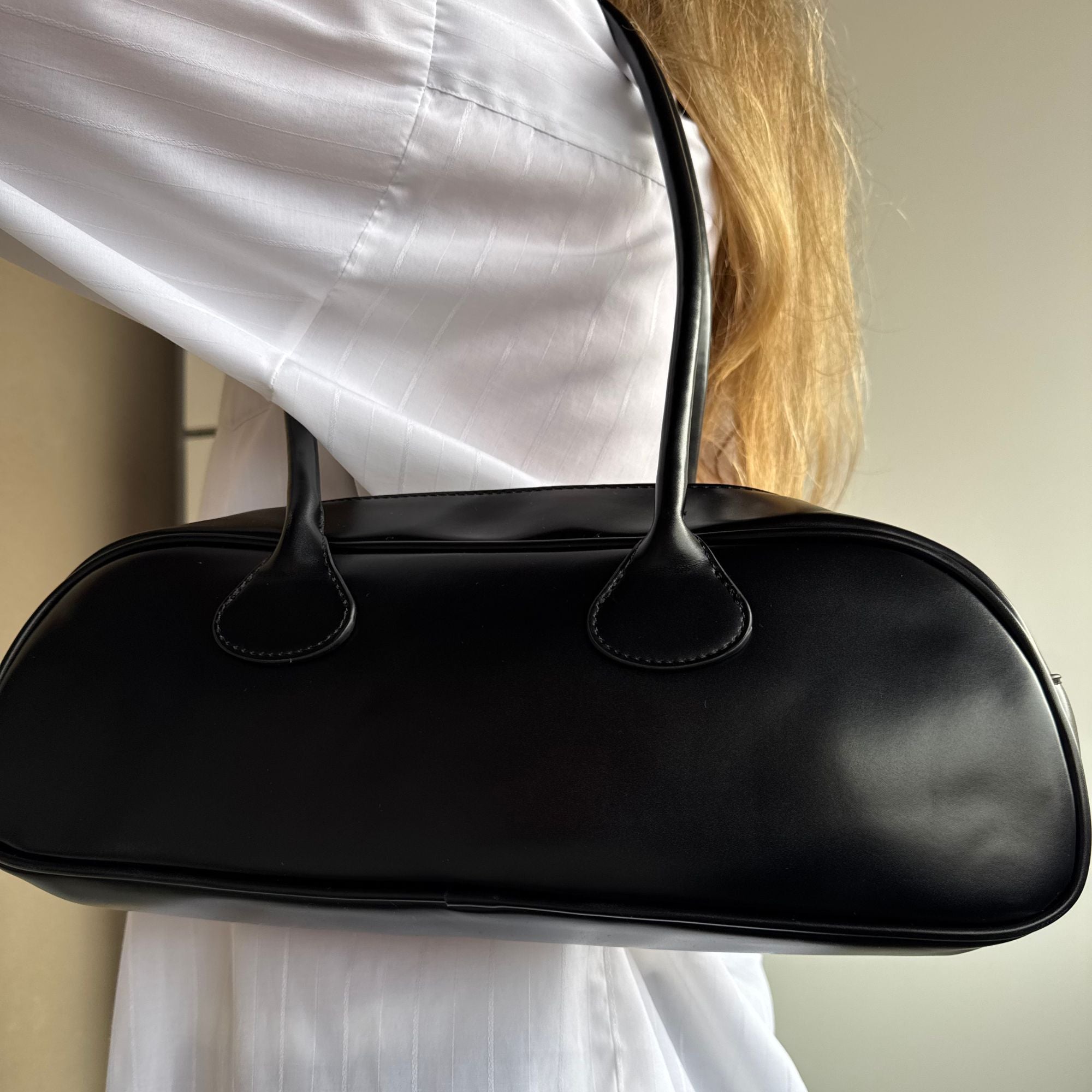 Vivienne Barrel Bag Black