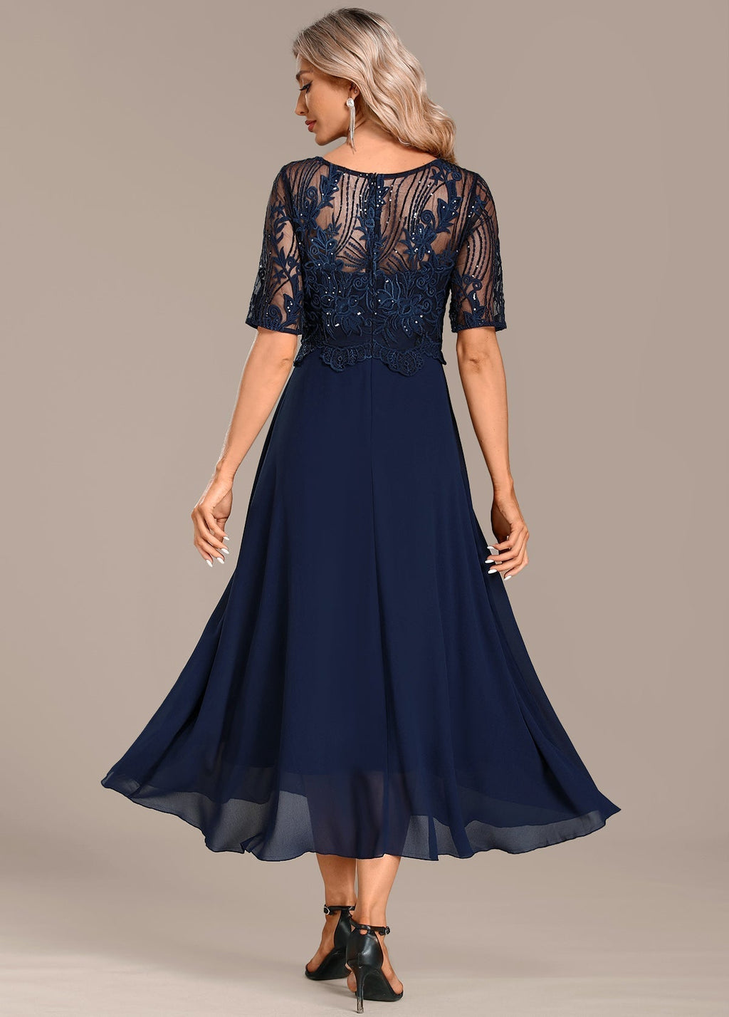 Women's Lace Midi Dress for Wedding Guests with Short Sleeves and Round Neckline