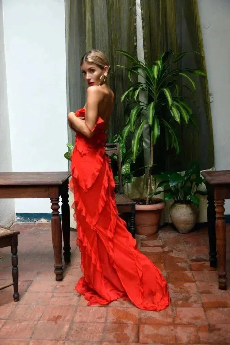 Abito lungo a sirena elegante da donna con volant