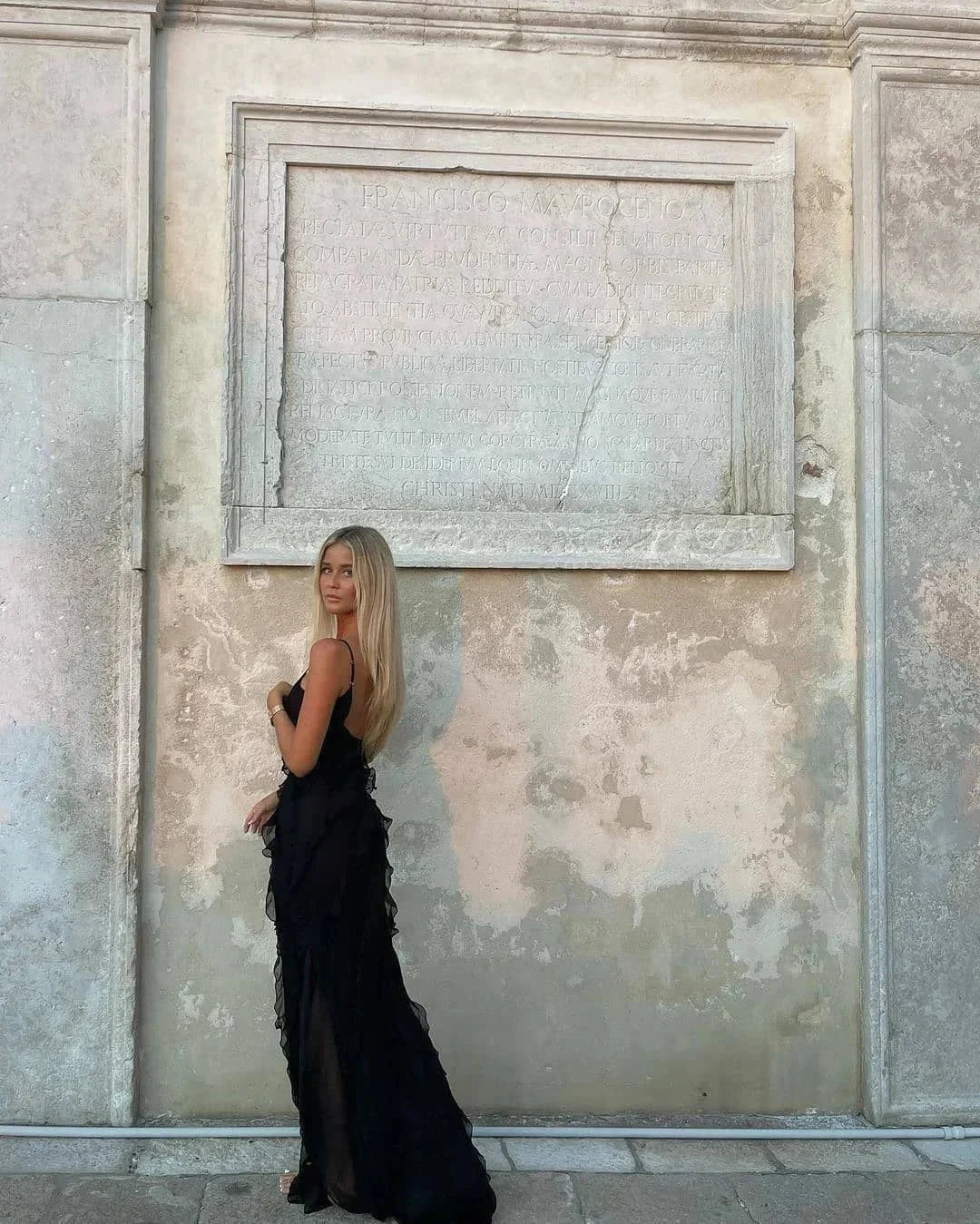 Vestido largo elegante de corte sirena con volantes para mujer